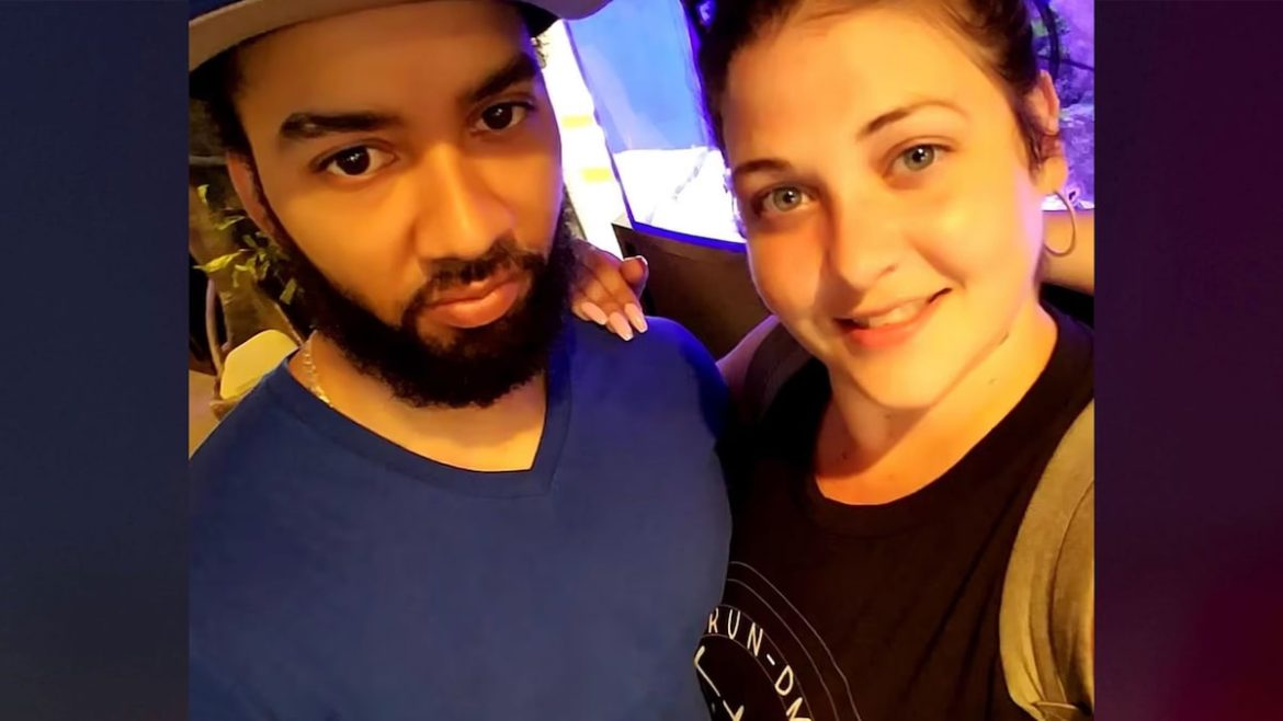 Child returning home from playdate finds parents dead from apparent murder-suicide